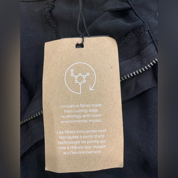 Vero Moda High waisted, paper bag shorts, Ladies size L. - Picture 7 of 8